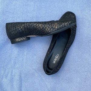 VANELI. NWOT. Dress Flats.
